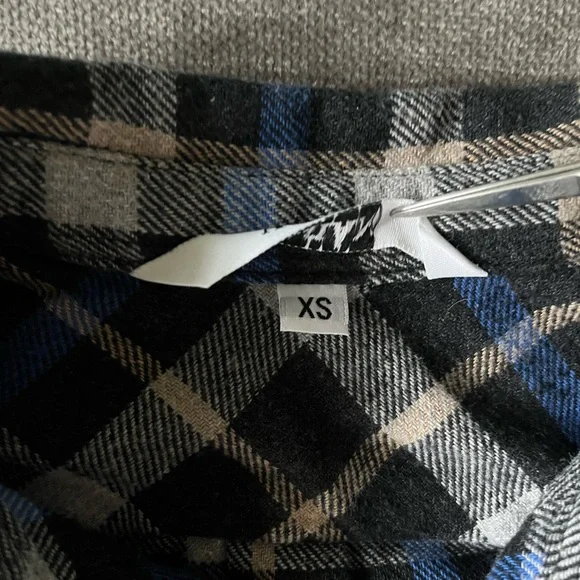 ANIAN Women's Blue and Black Plaid Shirt - Picture 4 of 5